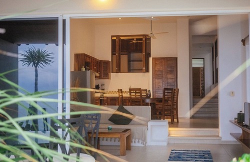 El Faro Apartment | Cozy Cliffside Retreat with Ocean Views and Spa Access