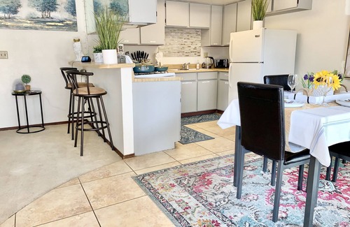 Paradise Condo | Serene Condo with Cozy King Beds & Fast WiFi for Work
