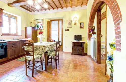 Cortona House | Discover Belvilla by OYO Casale Valdichiana - Pet Friendly Stay