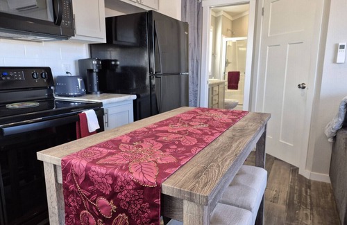 Chelsea Apartment | Tranquil Cottage at Redbud Tiny Home Resort