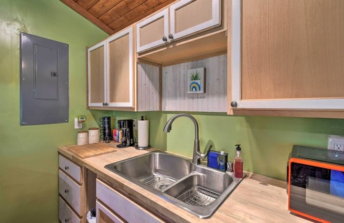 McKenna Cabin | Relaxing Yelm Cabin by the Nisqually River with Spa Access!