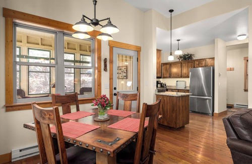 Columbia Falls House | Peaceful Creekside Cabin with Breakfast and Kitchen Amenities