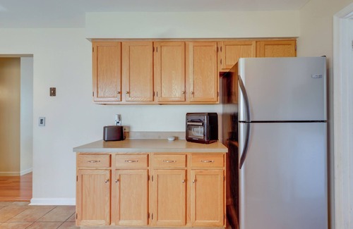 Delmar House | Relaxing Delmar Retreat with Spa & Family Amenities