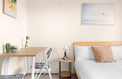 Canley Vale House | Tranquil Double Room - Walk to Train & Cabramatta Eats - Shared Bathroom