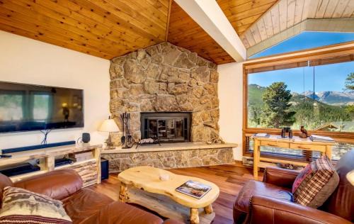 Windcliff Estates House | Serene Duplex Home with Family and Pet-Friendly Amenities