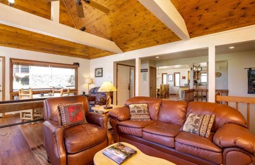 Windcliff Estates House | Serene Duplex Home with Family and Pet-Friendly Amenities