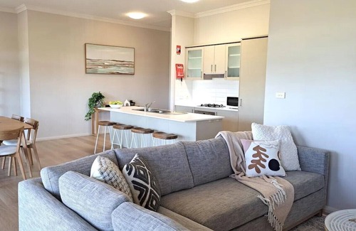 Hillvue House | Guest Rated 10/10 at The Heights Retreat with Spa & Hot Tub