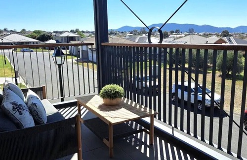 Hillvue House | Guest Rated 10/10 at The Heights Retreat with Spa & Hot Tub