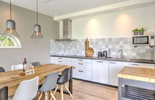 Rijsbergen Other | Relaxing Rijsbergen Farmhouse with Hot Tub & Garden Oasis
