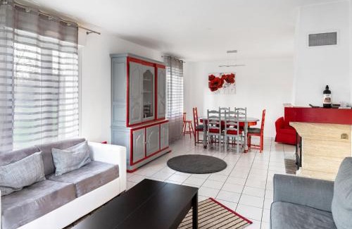 Englesqueville-la-Percee House | Peaceful Holiday Home with Garden - Rated 9.5/10