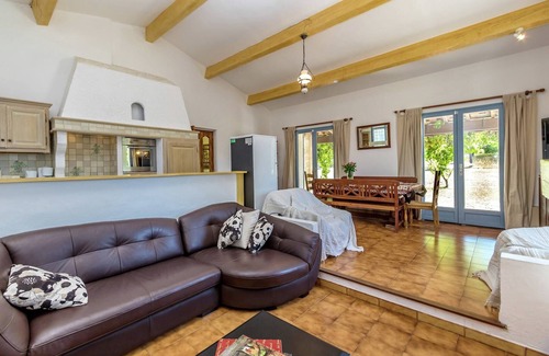 La Caravane Villa | Inviting Villa in Saint-Antonin-du-Var with Private Pool