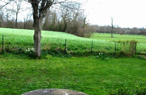Sainte-Marguerite-d'Elle House | Welcoming Cottage in Sainte-Marguerite-d'Elle with Barbecue