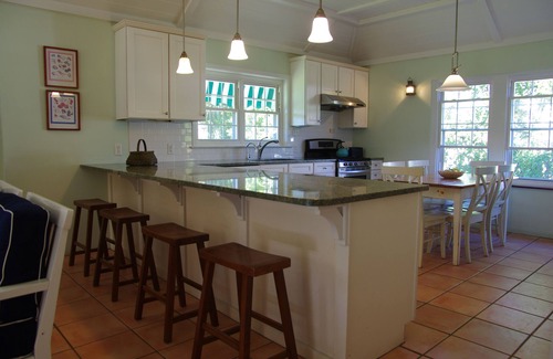 Somerset Village Cottage | Idyllic Garden Retreat with Private Waterfront & Pool