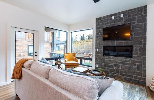 Silvercreek House | Serene Rocky Mountain Retreat in Granby, Colorado