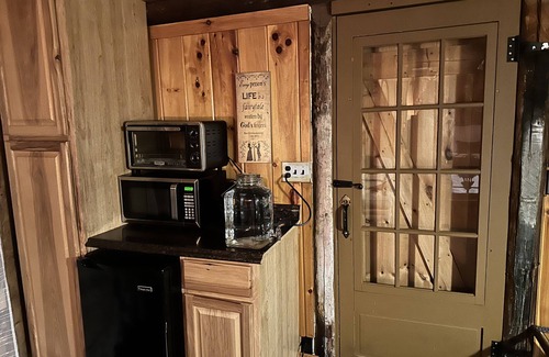 Fitzwilliam Cabin | Peaceful Tranquil Guest House with Ocean View & Spa