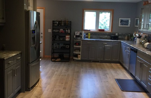 Armour Cottage | Tranquil guest house in charming Katrine on Doe Lake, Ontario Canada