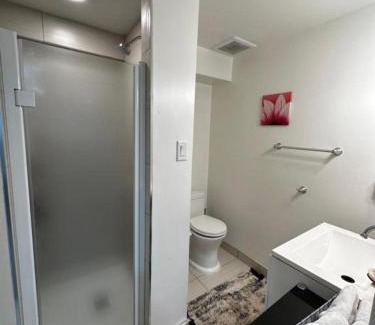 Oakville Apartment | Discover Tranquil Haven Retreat - Ideal for Families & Pets