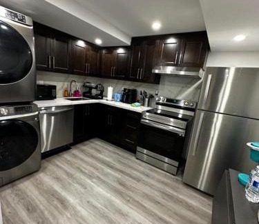 Oakville Apartment | Discover Tranquil Haven Retreat - Ideal for Families & Pets