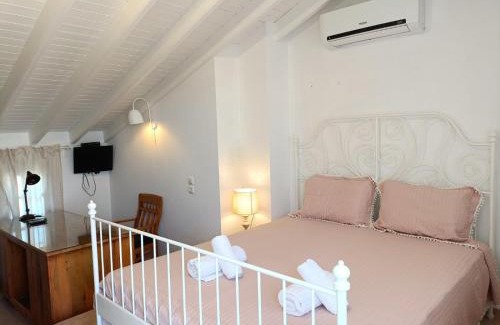 Plomari House | Villa L+ with Private Pool - Family and Pet Friendly Stay