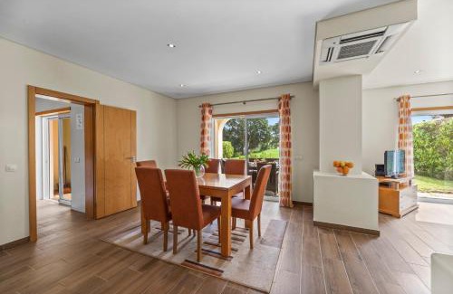 Vale Navio House | Serene Escapes at Tranquil Hideaway Olhos de Agua