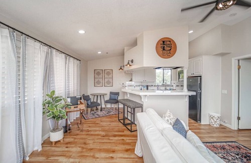 Rainbow CDP Other | Serene Retreat with Scenic Mountain Views and Breakfast