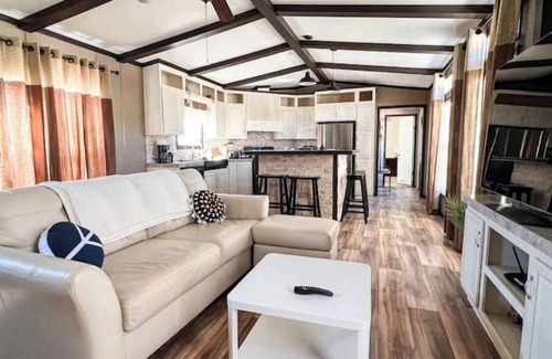 Dripping Springs House | Serene Hill Country Cabin by Pedernales Falls - Family Friendly