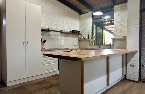 Helena Valley House | Peaceful Retreat in the Hills with City Views & Pet Friendly