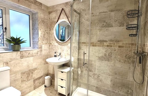 Uplands House | Serene Retreat in the Heart of Uplands, Swansea