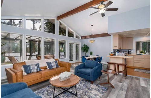 Anderson Island House | Serene Island Retreat on Golf Course with Hot Tub & Pool