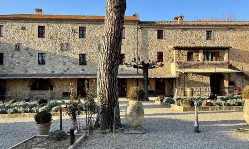 Passignano sul Trasimeno Apartment | Tranquil Stay at Casa in Tranquillita with Pool Access