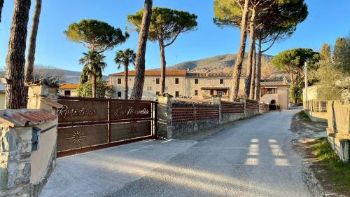 Passignano sul Trasimeno Apartment | Tranquil Stay at Casa in Tranquillita with Pool Access