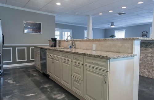 Eatonton House | Peaceful Lake Getaway - Top Rated with Pool & Ocean Views