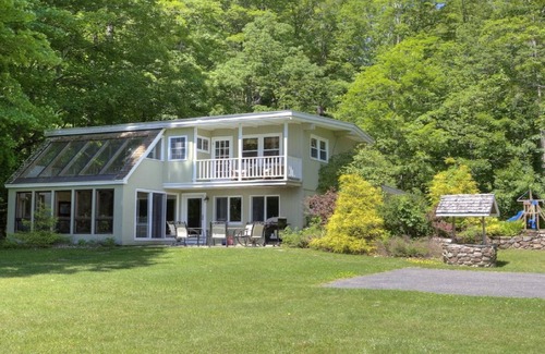 Pittsfield House | Serene Retreat at Tranquil Lake House on Onota Lake