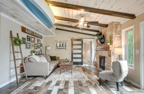 Tomahawk House | Idyllic Lakefront Cabin with Fire Pit & Family-Friendly Patio