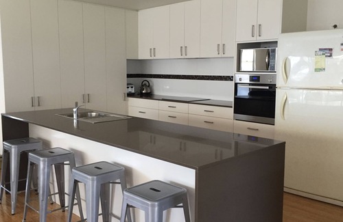 Coomba Park House | Relaxing Lakeside Retreat at Coomba Park - Rated 9.6/10