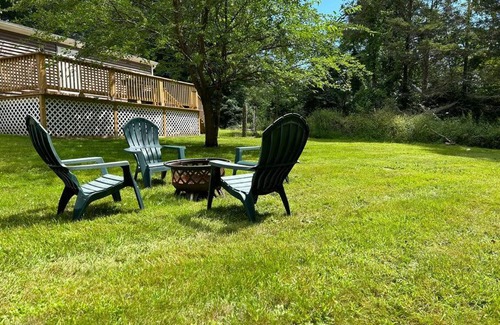 Northfield House | Peaceful Litchfield Retreat - Pet and Child Friendly Haven