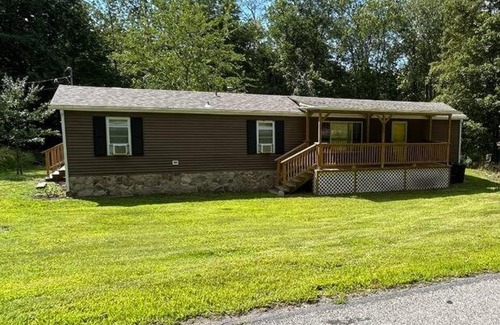 Northfield House | Peaceful Litchfield Retreat - Pet and Child Friendly Haven