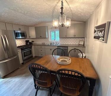 Northfield House | Peaceful Litchfield Retreat - Pet and Child Friendly Haven