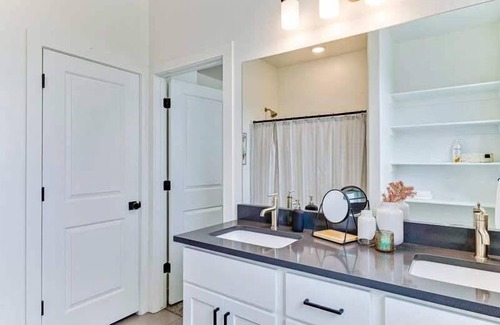 American Fork House | Serene Retreat with King Bed & Pet-Friendly Amenities