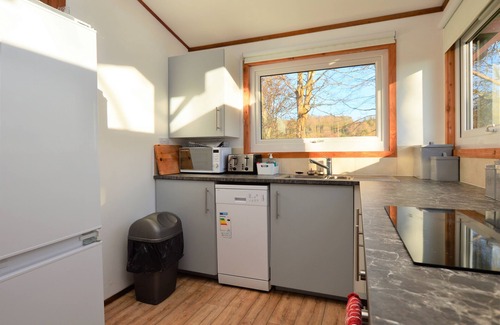 Tighnabruaich Ski Chalet | Pet-Friendly Retreat by the Water with 9.8 Guest Rating