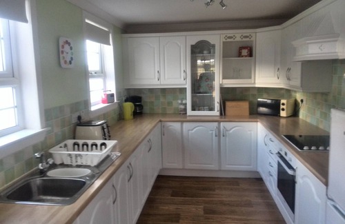 Ardroil Cottage | Tranquil Loch side cottage in the Hebrides