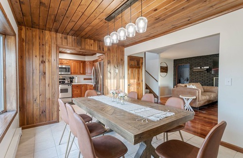 Naples House | Peaceful Lodge with Ocean Views & Top-Notch Amenities