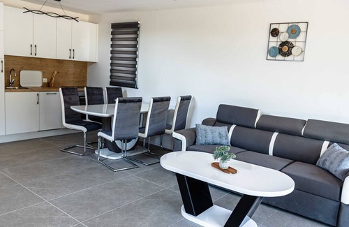 Terme Catez House | Tranquil Luxe Thermal Escape Mobile Home - Classic Mobile Home with Terrace