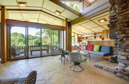 Hardy House | Serene Mid-Century Modern Cottage with Ocean View