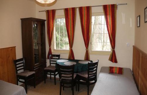 Holin House | Relaxing Holiday Home in Hol n with Inviting Garden