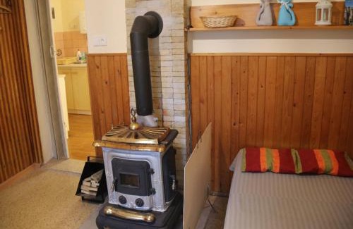 Holin House | Relaxing Holiday Home in Hol n with Inviting Garden