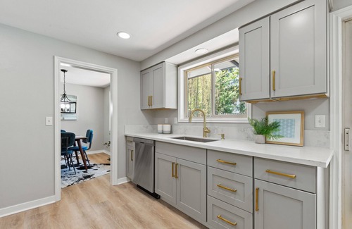 Gladstone Other | Relaxing Oasis with Outdoor Pool & Family-Friendly Amenities