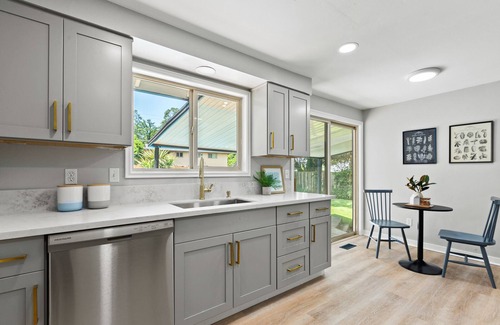 Gladstone Other | Relaxing Oasis with Outdoor Pool & Family-Friendly Amenities