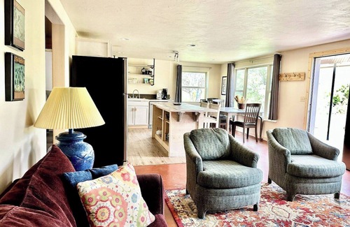 Whitehall House | Tranquil Oasis in the Heart of Montana 1002