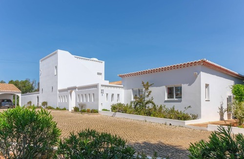 Funchal Villa | Tranquil one-level villa in Lagos with optional heated pool and large garden.